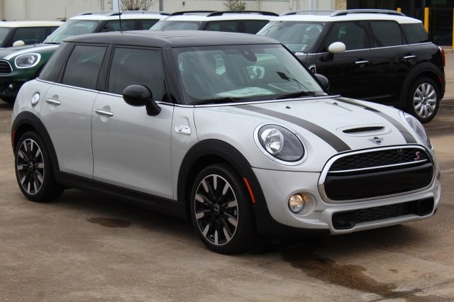 New 2019 Mini Hardtop 4 Door Signature